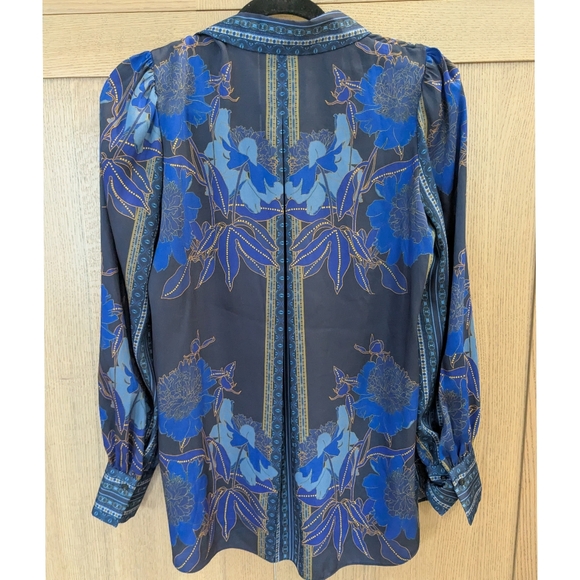 NEW Elie Tahari Scarf Print Shirt - Picture 8 of 9